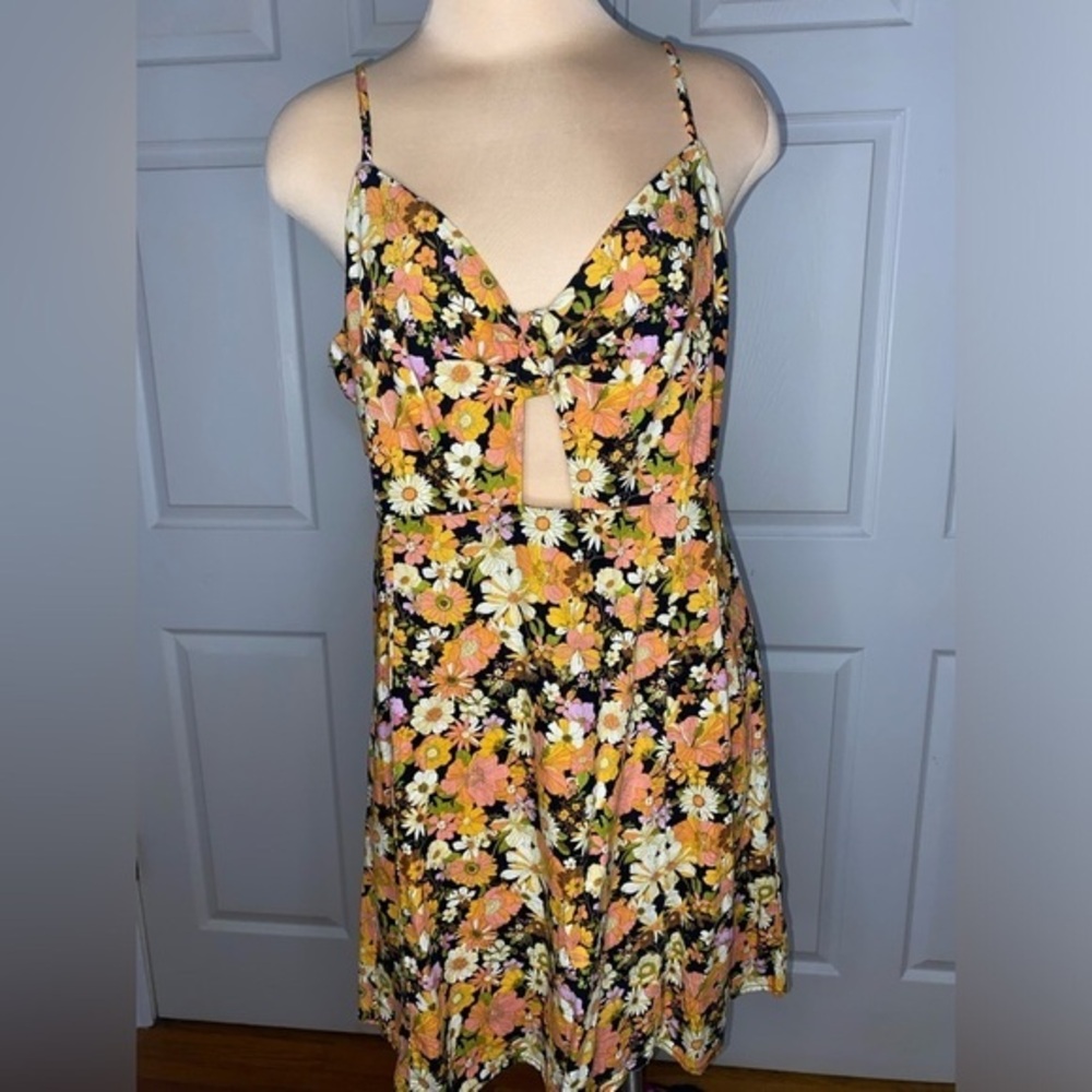 Rewind XXL Multicolor Floral Mini Dress – Keyhole Front, Summer of Love